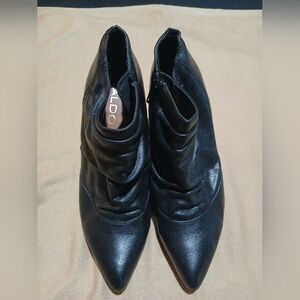 ALDO Women's Black Ankle Boots Leather EUC size 7.5